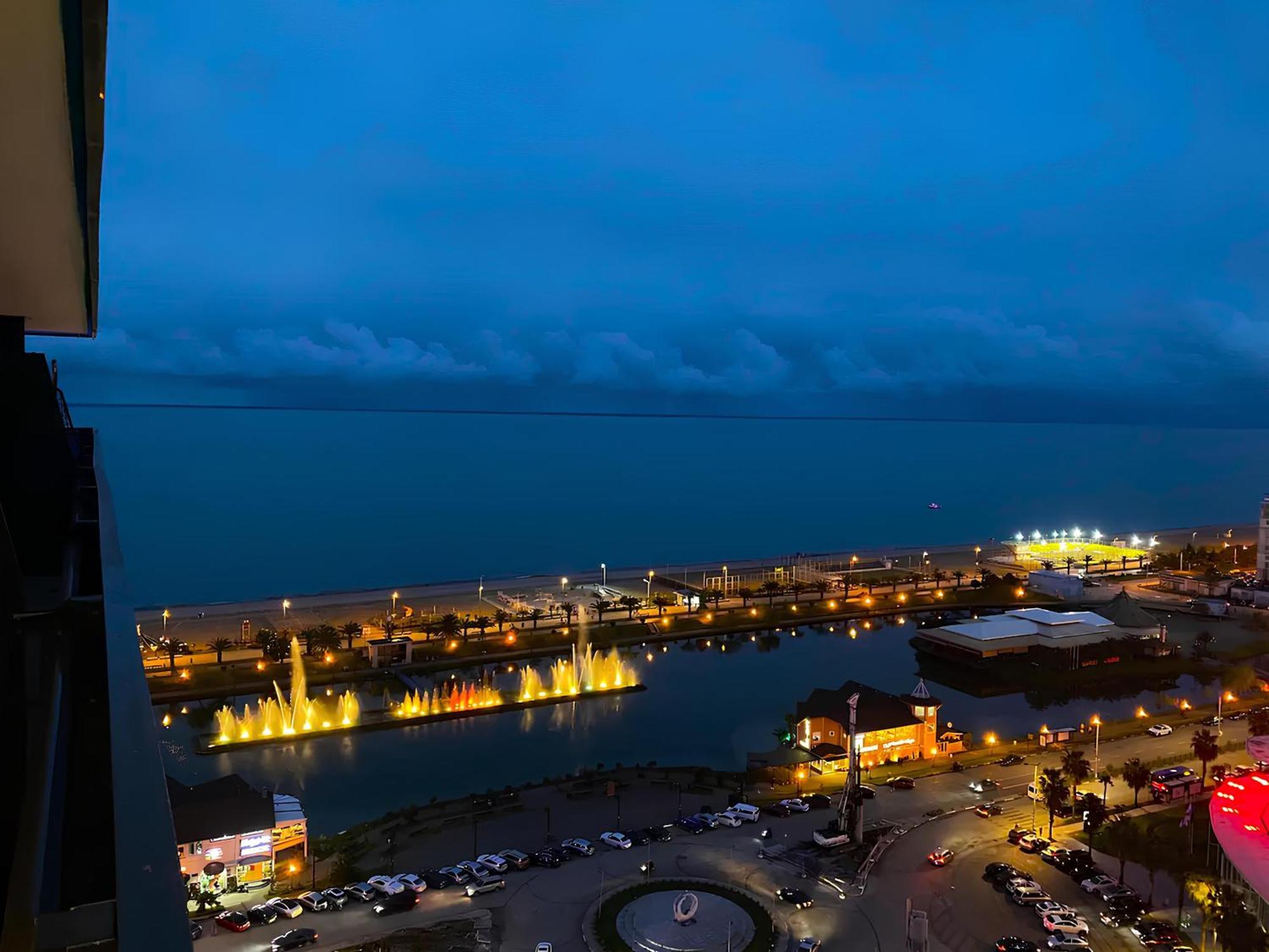 Orbi Panoramic Aparthotel Batumi Bagian luar foto