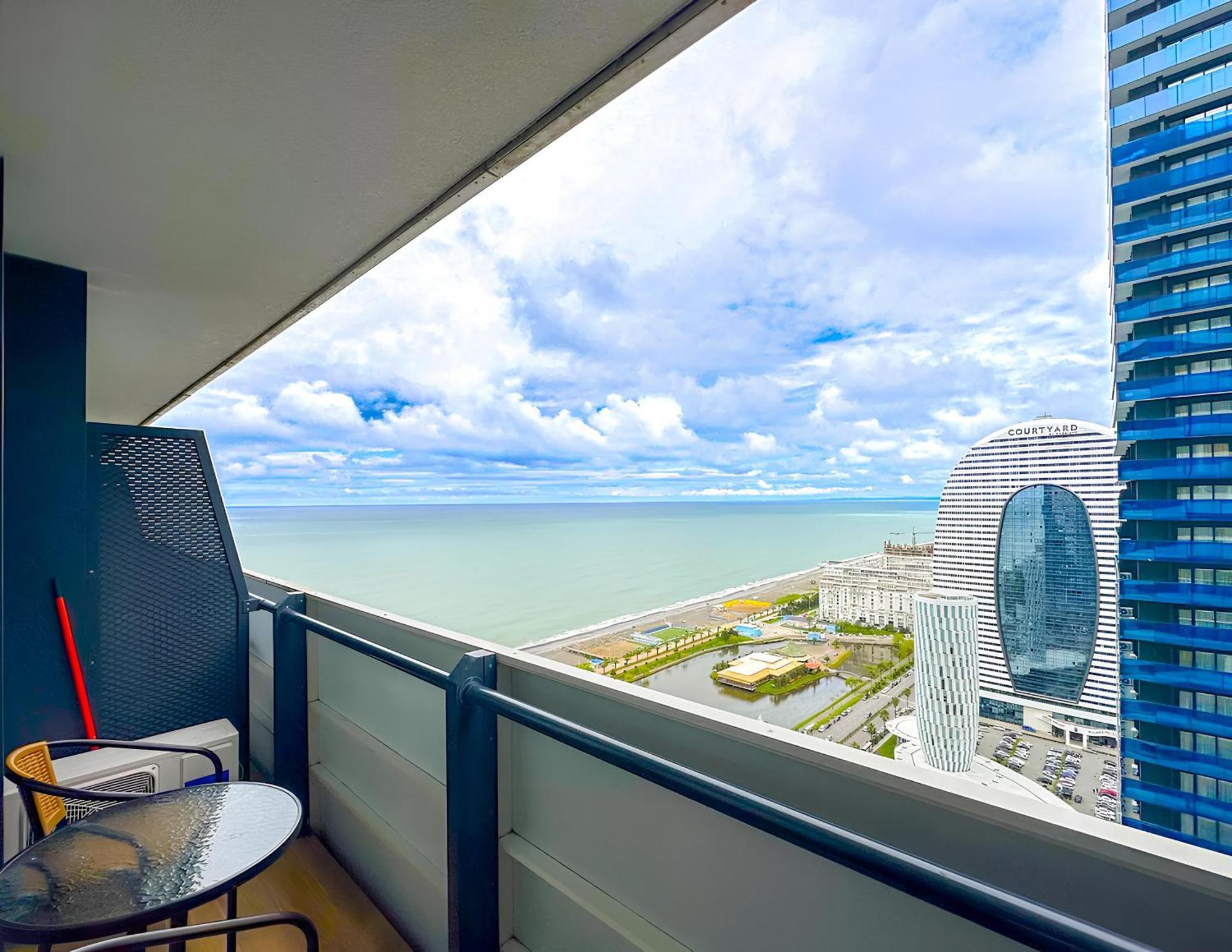 Orbi Panoramic Aparthotel Batumi Bagian luar foto